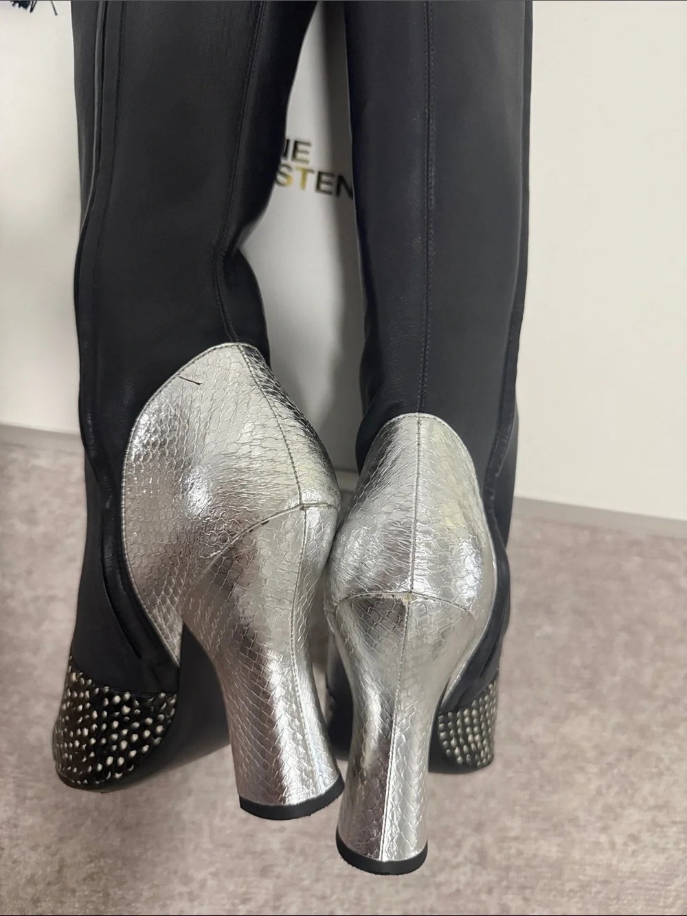 Diane Von Furstenberg out reach color